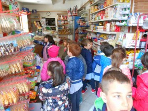 VISITA AL NEGOZIO DI ALIMENTARI