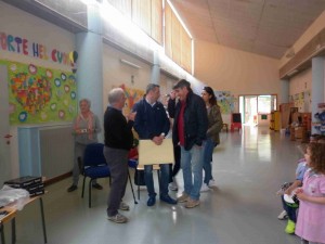 I SIGNORI SONO VENUTI A SCUOLA PER LA DONAZIONE