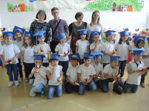 FOTO DI GRUPPO DEI BAMBINI DIPLOMATI