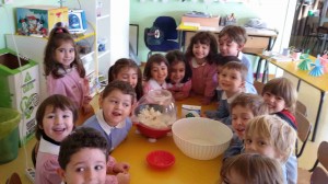 OGGI FACCIAMO I POP-CORN CON UNA PENTOLA MAGICA!!!