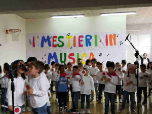 CANTIAMO IN CORO LA CANZONE DEL VIGILE