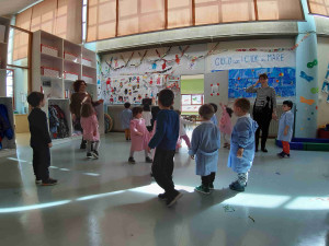 SI BALLA AL RITMO DI MUSICA DI CARNEVALE