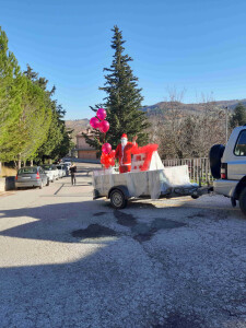 STA-ARRIVANDO-BABBO-NATALE-CON-TANTI-REGALI